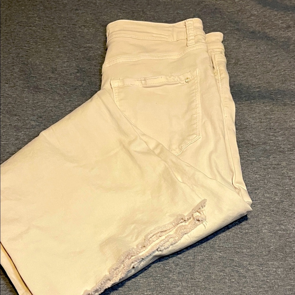 MICA Women's Cream button down cropped jeans size 27
